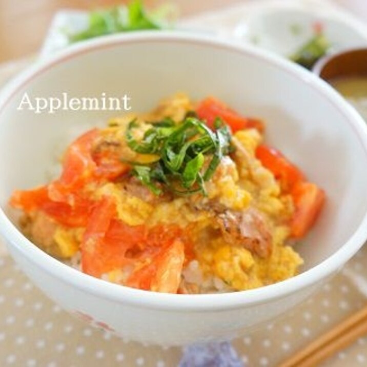 卵とトマトとやきとり 缶 で作るイタリアンな親子丼 レシピ 作り方 By ちいさなしあわせキッチン 楽天レシピ 卵とトマトとやきとり 缶 で作るイタリアンな親子丼 レシピ 作り方 By ちいさなしあわせキッチン 楽天レシピ